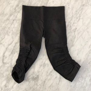 lululemon in the flow cropped leggings